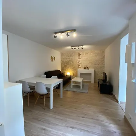 Διαμέρισμα Typical *